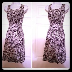 black&gray colored leopard print jersey knit dress